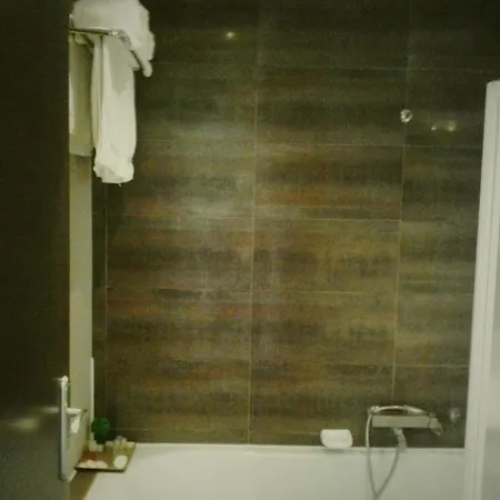 Hotell Kipseli 3*