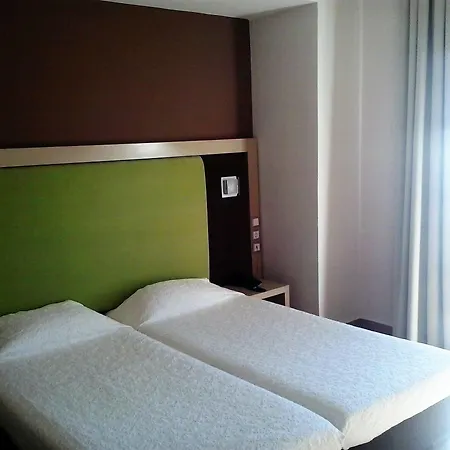 Hotell Kipseli 3*