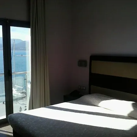 Hotell Kipseli 3*